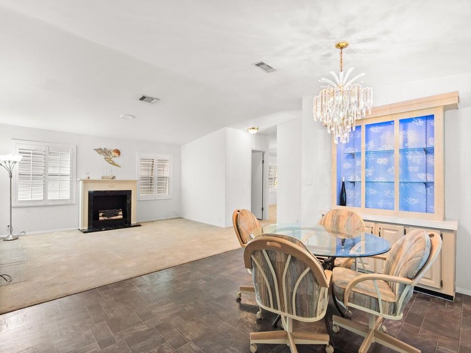 На продажу: $89,000 (3 спален, 2 ванн, 1612 Квадратных фут)