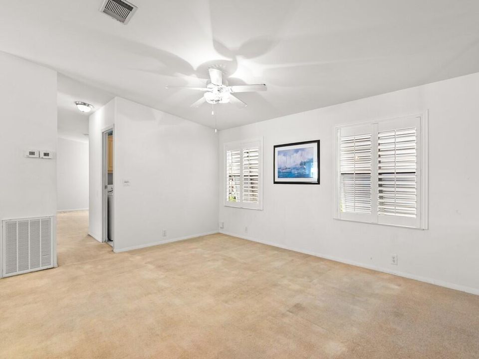 На продажу: $89,000 (3 спален, 2 ванн, 1612 Квадратных фут)