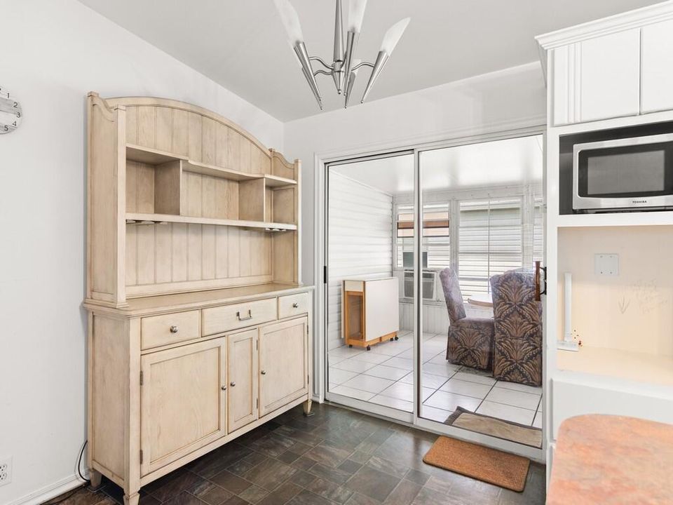 На продажу: $89,000 (3 спален, 2 ванн, 1612 Квадратных фут)