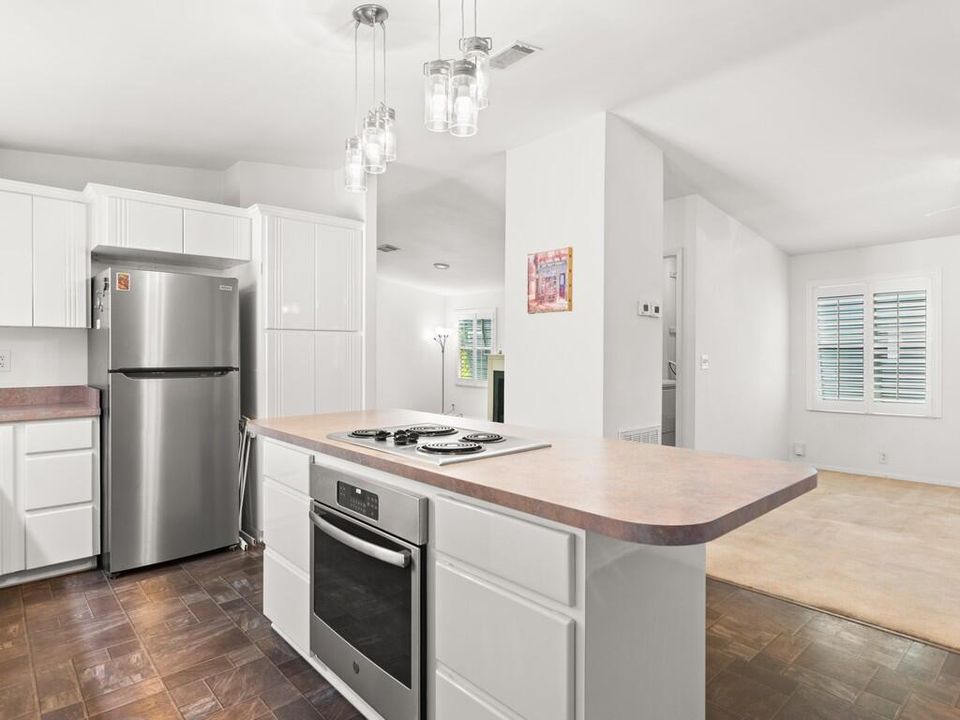 На продажу: $89,000 (3 спален, 2 ванн, 1612 Квадратных фут)