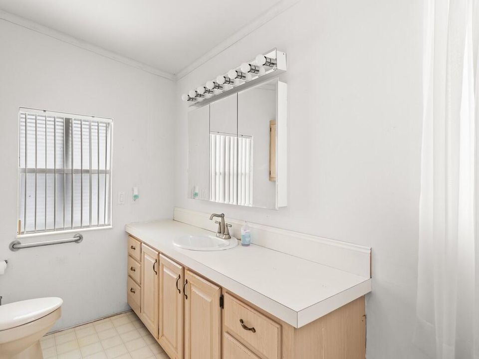 На продажу: $89,000 (3 спален, 2 ванн, 1612 Квадратных фут)