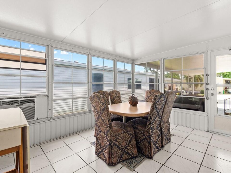 На продажу: $89,000 (3 спален, 2 ванн, 1612 Квадратных фут)