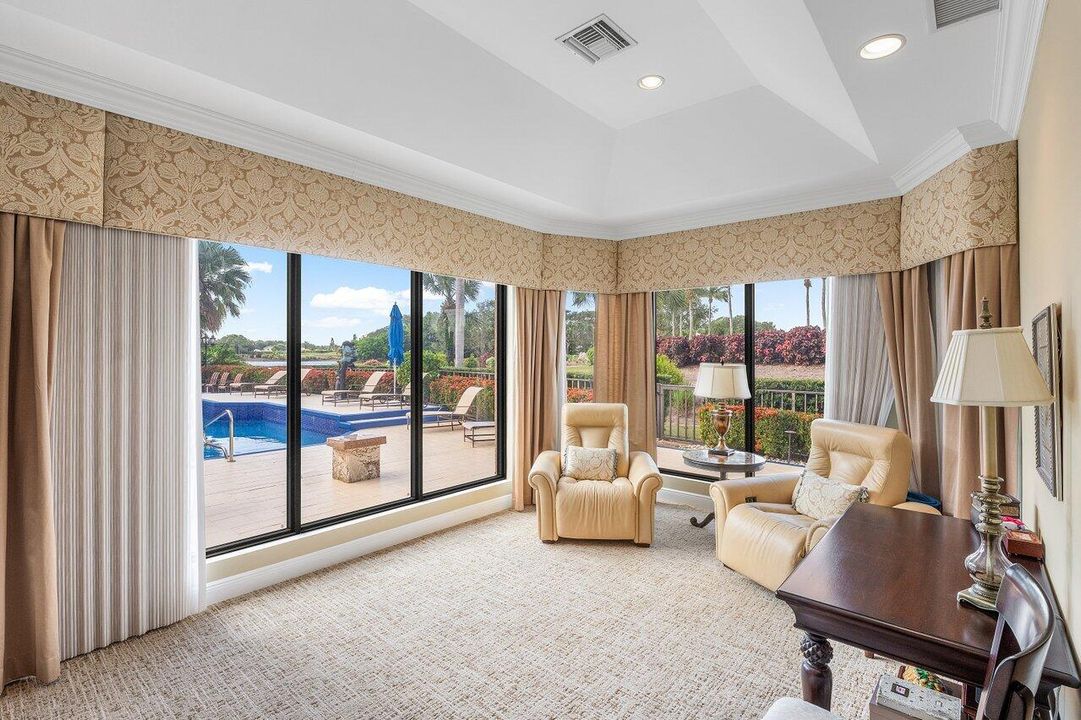 Activo con contrato: $1,999,000 (4 camas, 5 baños, 4517 Pies cuadrados)