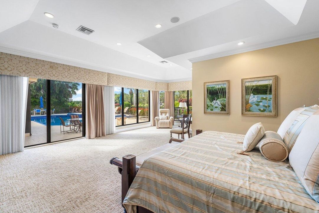 Activo con contrato: $1,999,000 (4 camas, 5 baños, 4517 Pies cuadrados)