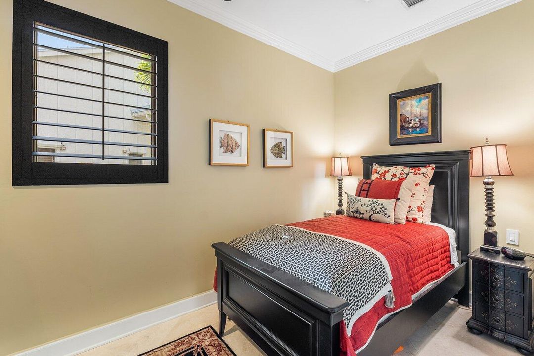 Activo con contrato: $1,999,000 (4 camas, 5 baños, 4517 Pies cuadrados)