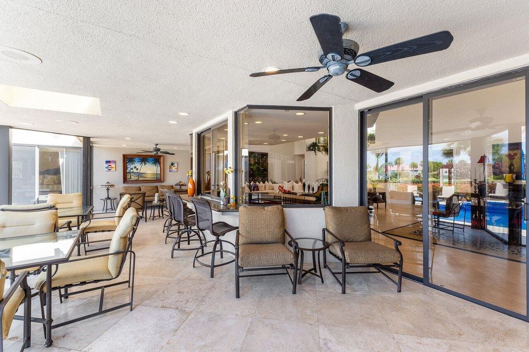 Activo con contrato: $1,999,000 (4 camas, 5 baños, 4517 Pies cuadrados)