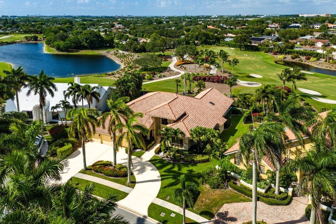 Activo con contrato: $1,999,000 (4 camas, 5 baños, 4517 Pies cuadrados)