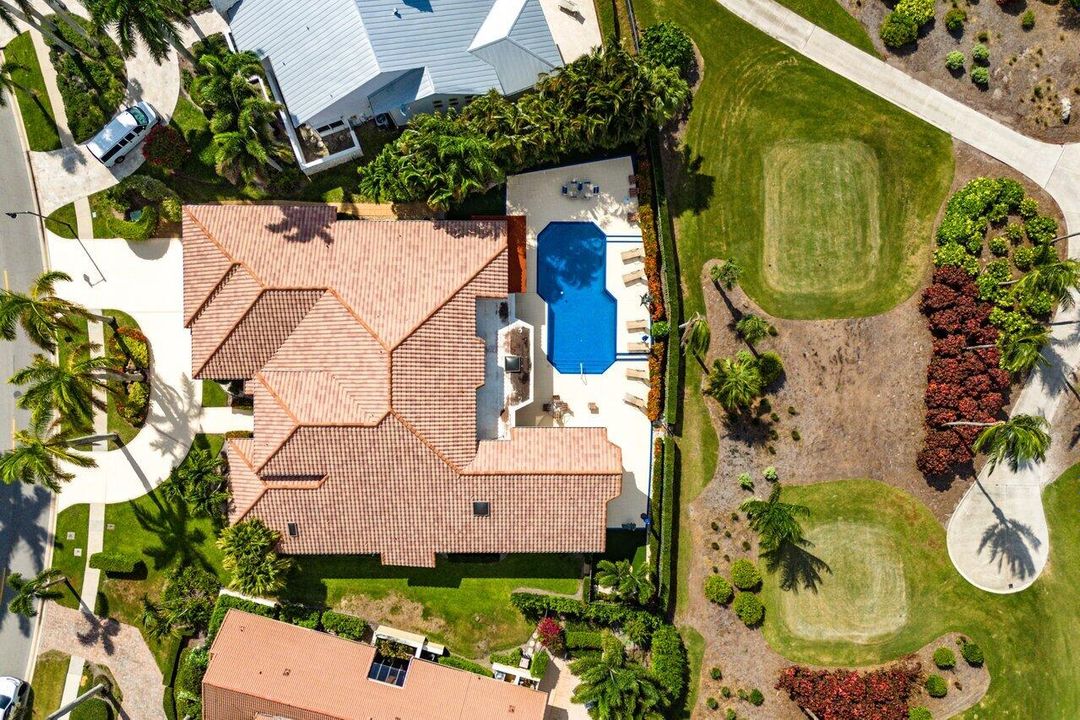 Activo con contrato: $1,999,000 (4 camas, 5 baños, 4517 Pies cuadrados)