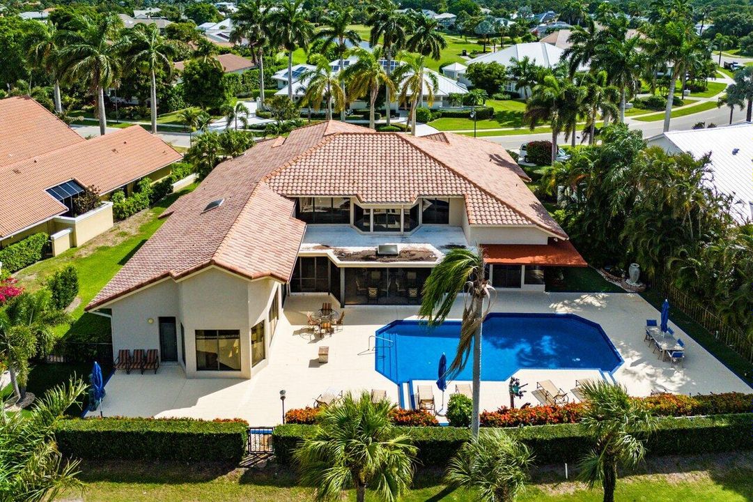 Activo con contrato: $1,999,000 (4 camas, 5 baños, 4517 Pies cuadrados)