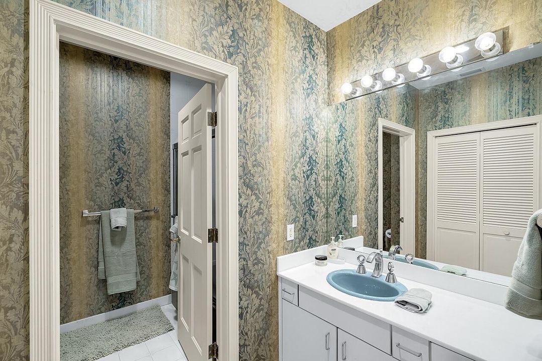 出租: $45,000 (5 贝兹, 6 浴室, 6006 平方英尺)