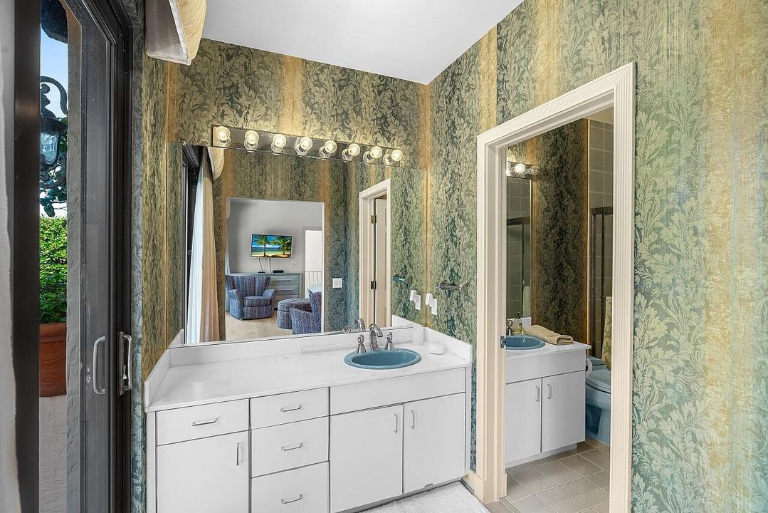 出租: $45,000 (5 贝兹, 6 浴室, 6006 平方英尺)