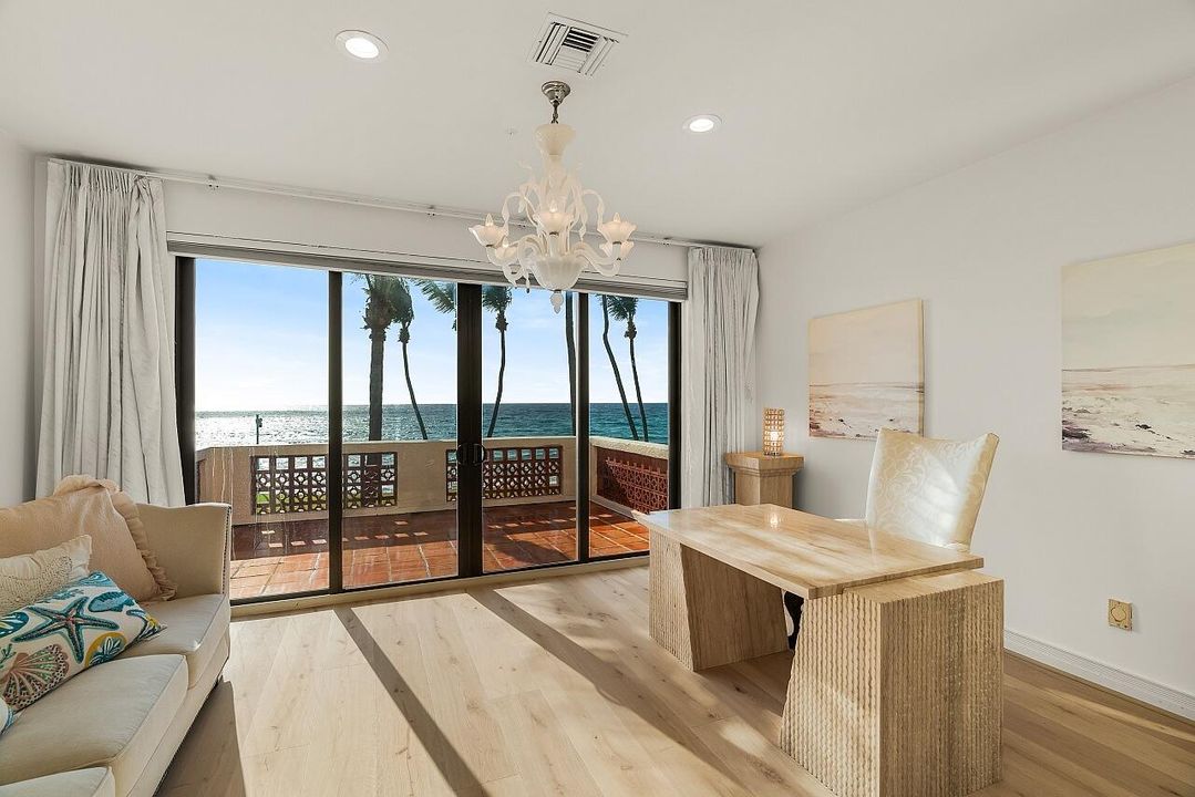 出租: $45,000 (5 贝兹, 6 浴室, 6006 平方英尺)