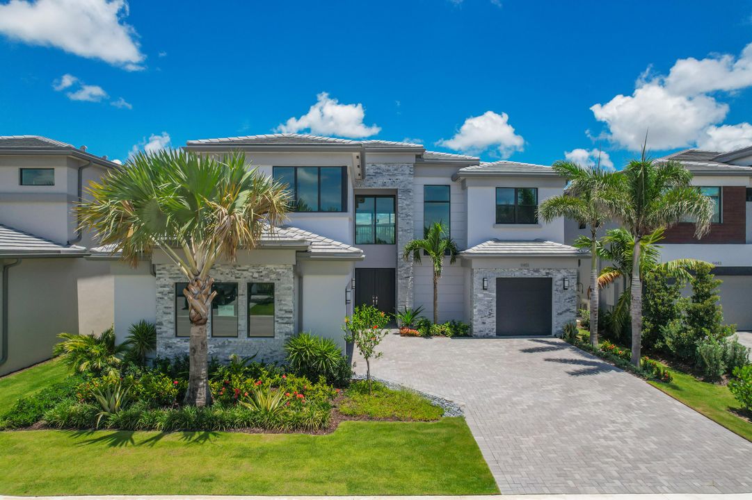 В аренду: $14,500 (5 спален, 5 ванн, 4002 Квадратных фут)