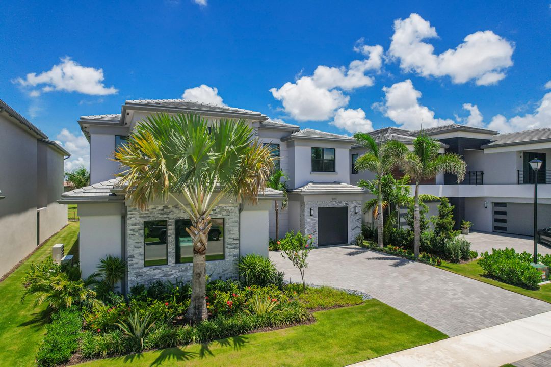 В аренду: $14,500 (5 спален, 5 ванн, 4002 Квадратных фут)