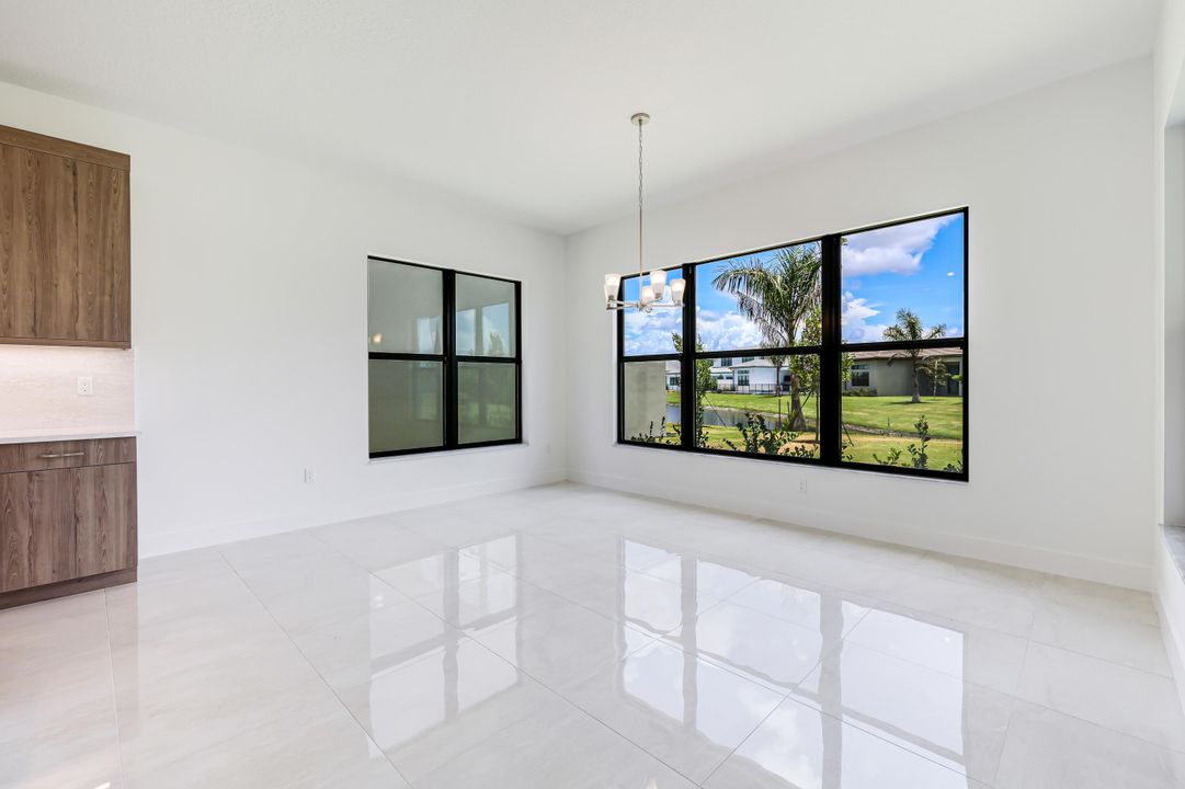 В аренду: $14,500 (5 спален, 5 ванн, 4002 Квадратных фут)