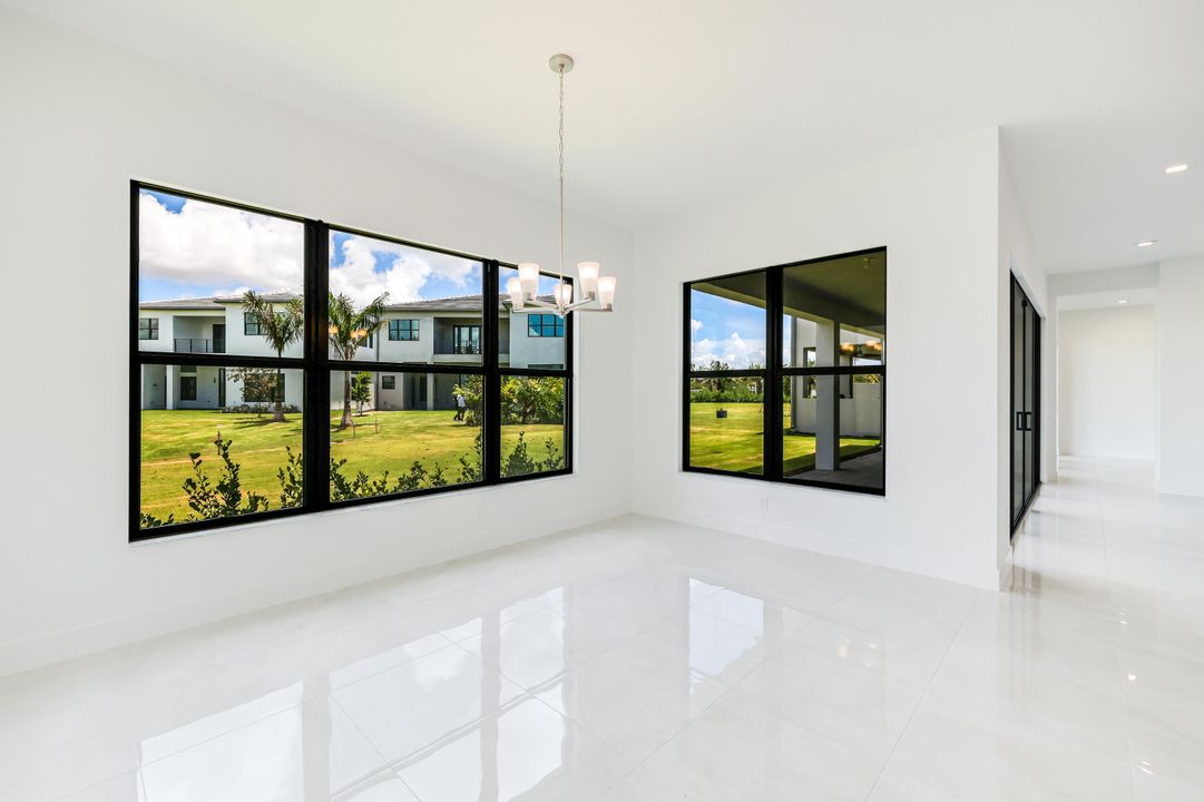 В аренду: $14,500 (5 спален, 5 ванн, 4002 Квадратных фут)