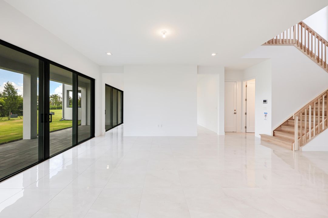 В аренду: $14,500 (5 спален, 5 ванн, 4002 Квадратных фут)