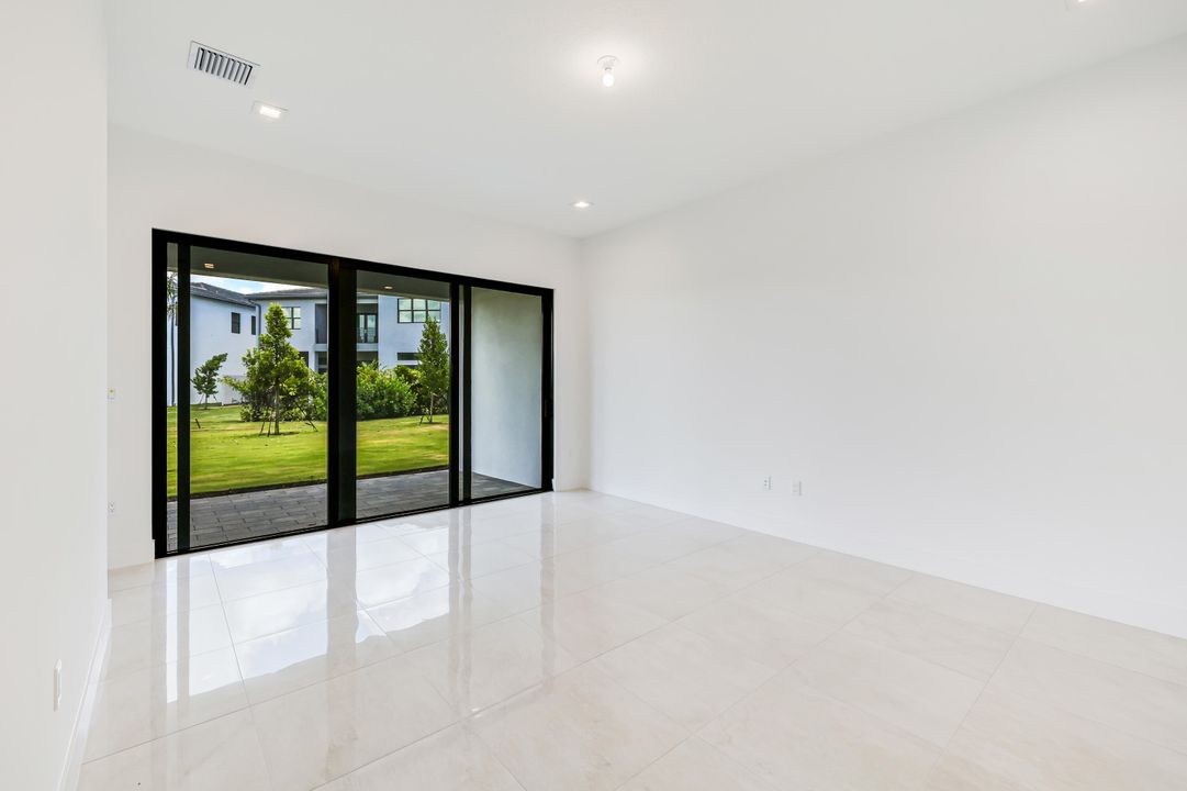 В аренду: $14,500 (5 спален, 5 ванн, 4002 Квадратных фут)