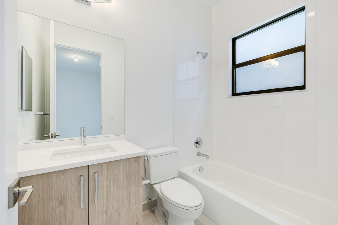 В аренду: $14,500 (5 спален, 5 ванн, 4002 Квадратных фут)