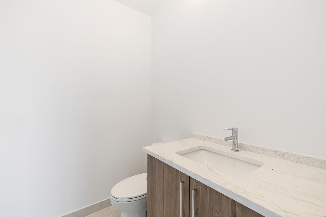 В аренду: $14,500 (5 спален, 5 ванн, 4002 Квадратных фут)