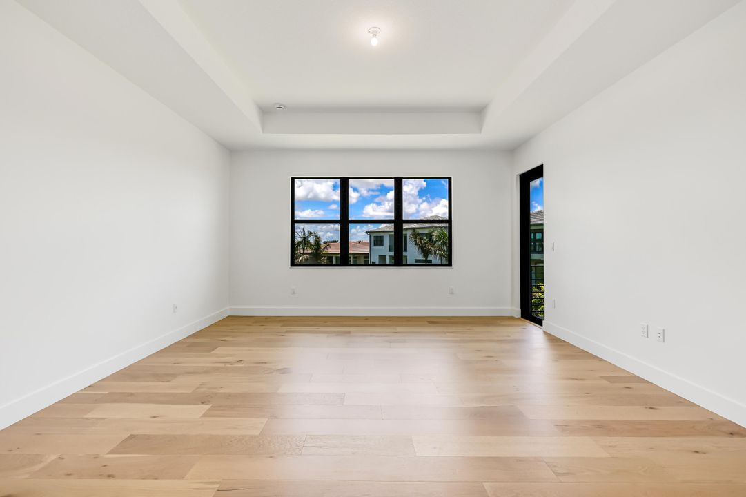 В аренду: $14,500 (5 спален, 5 ванн, 4002 Квадратных фут)