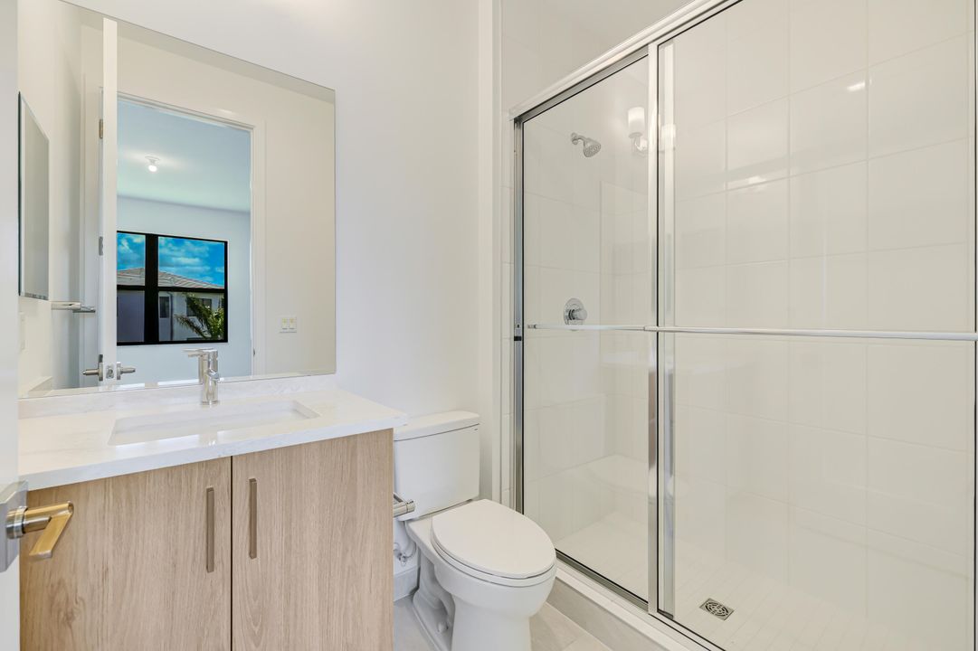 В аренду: $14,500 (5 спален, 5 ванн, 4002 Квадратных фут)