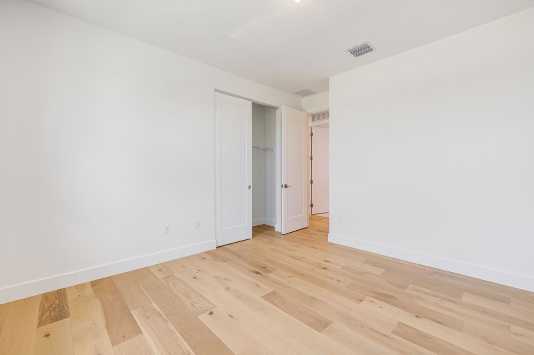 В аренду: $14,500 (5 спален, 5 ванн, 4002 Квадратных фут)