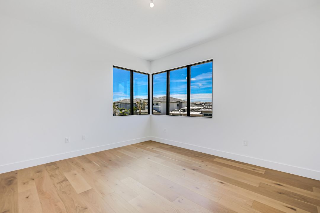 В аренду: $14,500 (5 спален, 5 ванн, 4002 Квадратных фут)