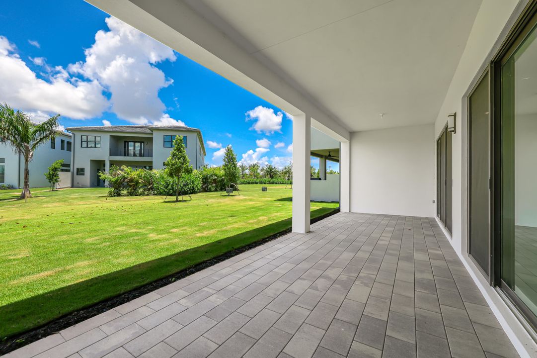 В аренду: $14,500 (5 спален, 5 ванн, 4002 Квадратных фут)