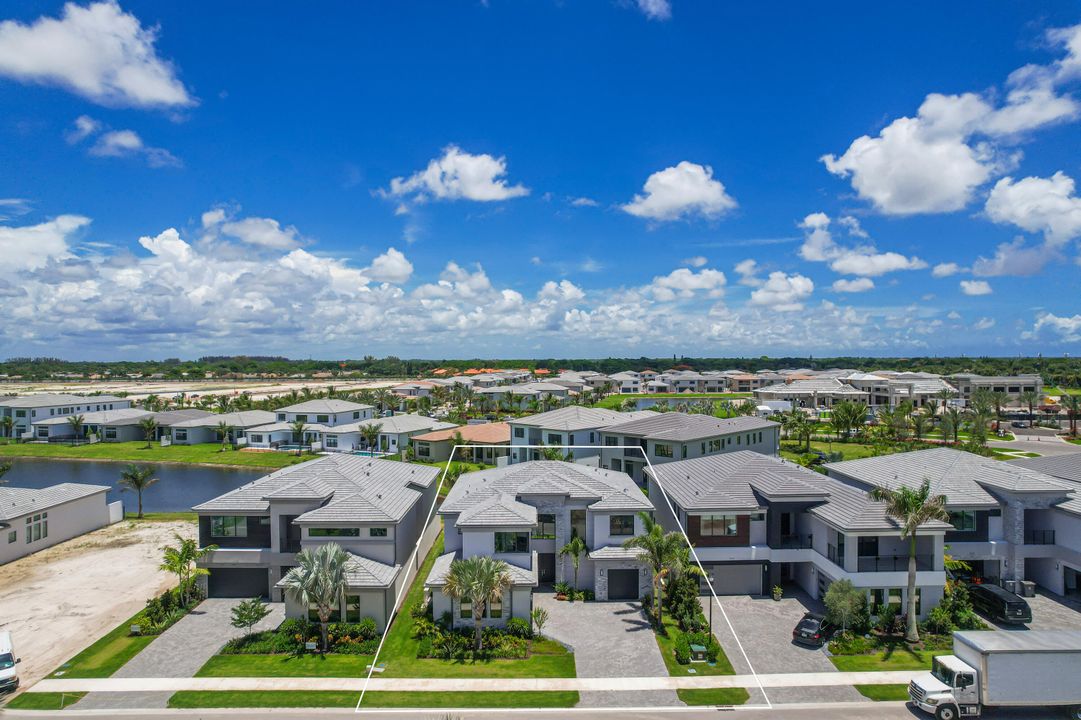 В аренду: $14,500 (5 спален, 5 ванн, 4002 Квадратных фут)