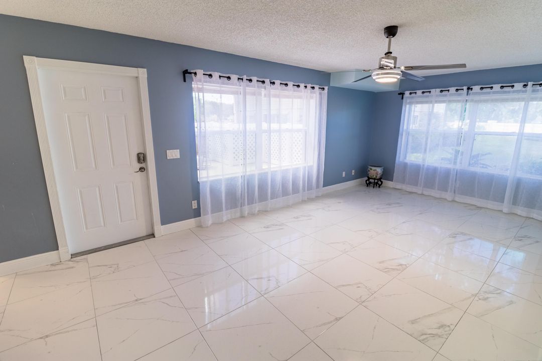 For Sale: $270,000 (2 beds, 2 baths, 1374 Square Feet)