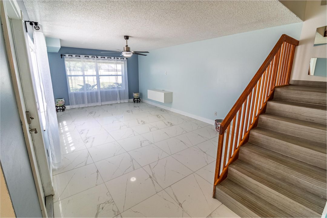 For Sale: $270,000 (2 beds, 2 baths, 1374 Square Feet)