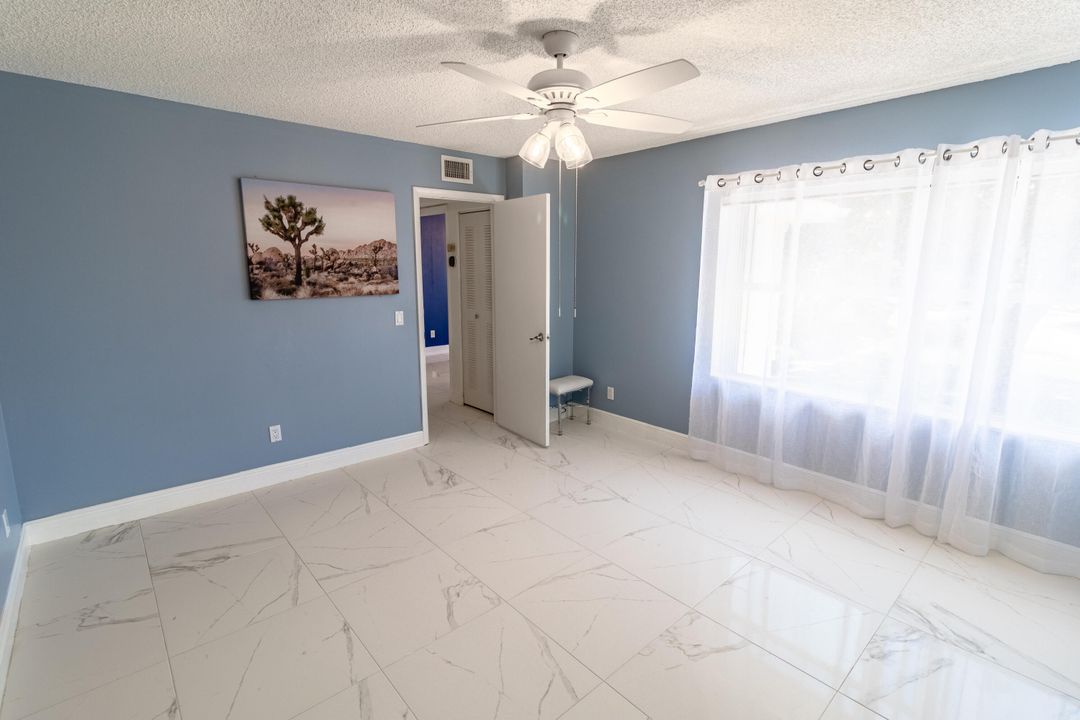 For Sale: $270,000 (2 beds, 2 baths, 1374 Square Feet)