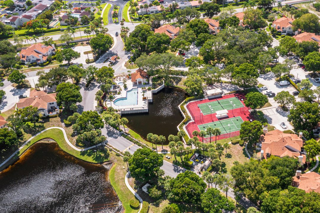 For Sale: $270,000 (2 beds, 2 baths, 1374 Square Feet)