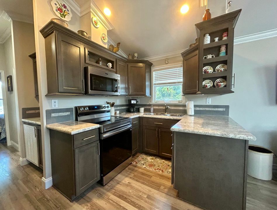 For Sale: $159,000 (1 beds, 1 baths, 509 Square Feet)