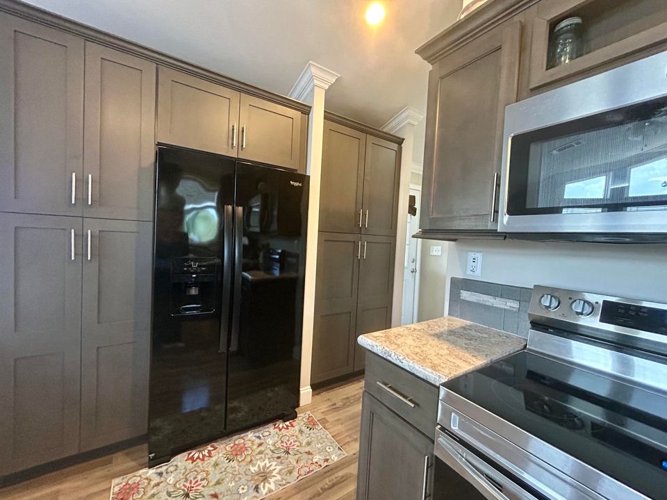 For Sale: $159,000 (1 beds, 1 baths, 509 Square Feet)