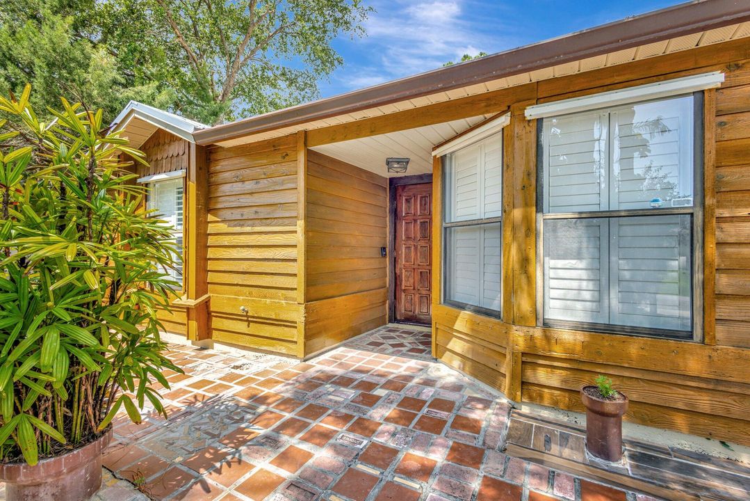 最近租的: $2,100 (3 贝兹, 2 浴室, 1117 平方英尺)