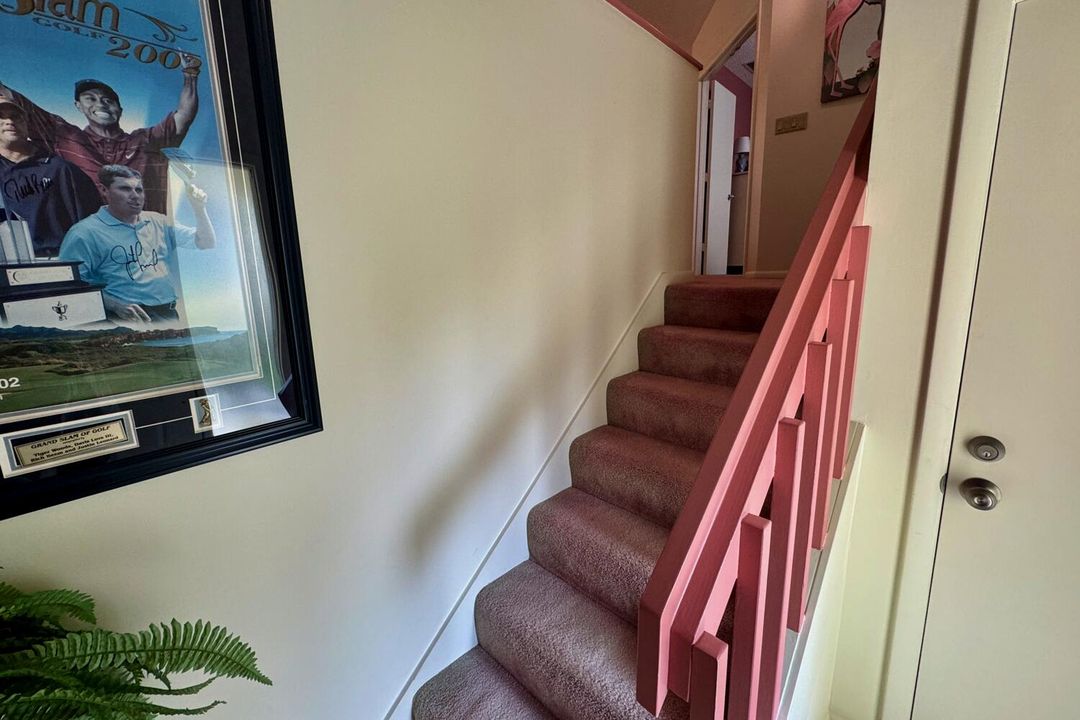 For Rent: $2,000 (2 beds, 2 baths, 1384 Square Feet)