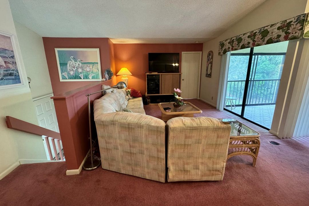 For Rent: $2,000 (2 beds, 2 baths, 1384 Square Feet)