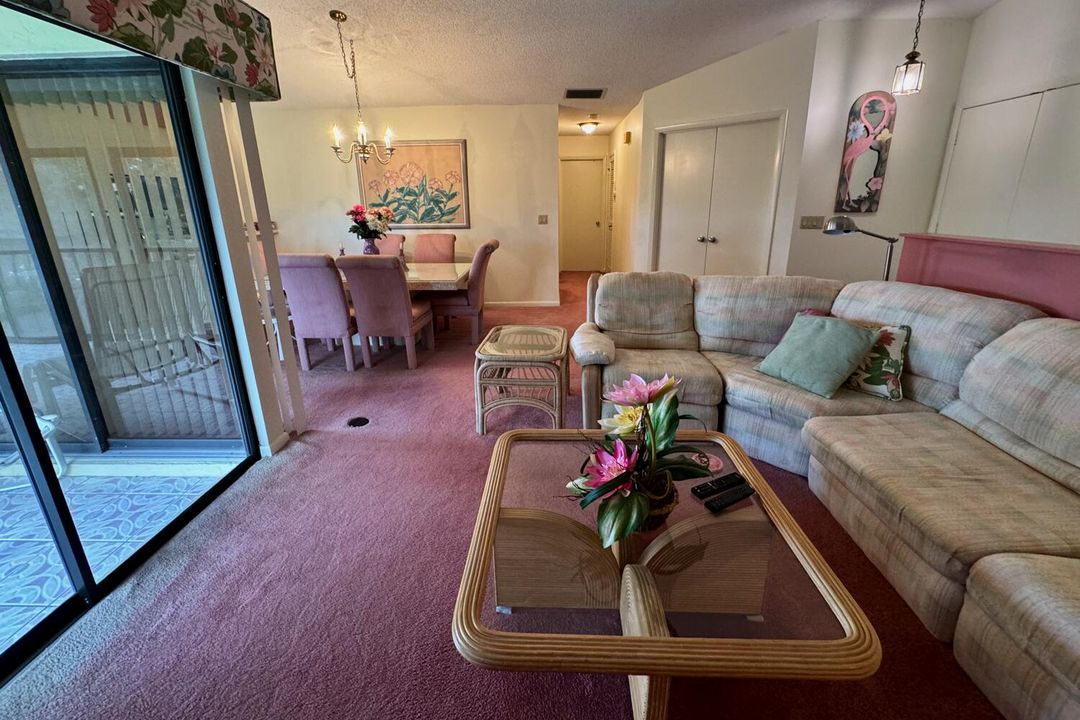 For Rent: $2,000 (2 beds, 2 baths, 1384 Square Feet)