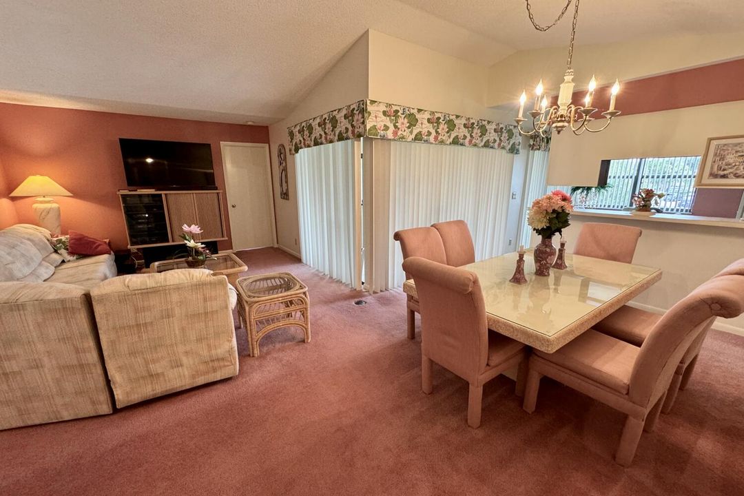 For Rent: $2,000 (2 beds, 2 baths, 1384 Square Feet)