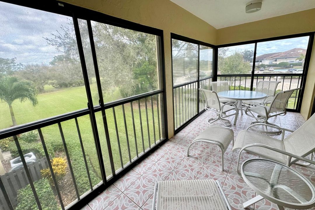 For Rent: $2,000 (2 beds, 2 baths, 1384 Square Feet)