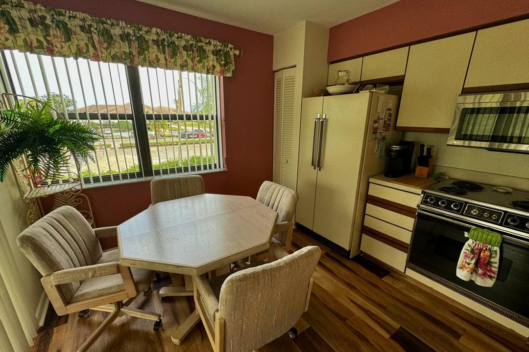 For Rent: $2,000 (2 beds, 2 baths, 1384 Square Feet)