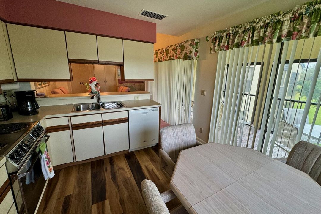 For Rent: $2,000 (2 beds, 2 baths, 1384 Square Feet)