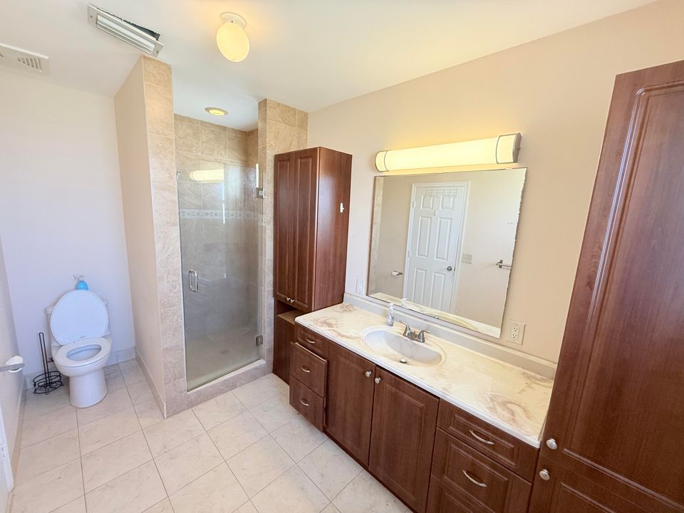 合同活跃: $515,000 (3 贝兹, 2 浴室, 1639 平方英尺)