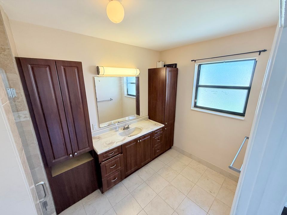 合同活跃: $515,000 (3 贝兹, 2 浴室, 1639 平方英尺)