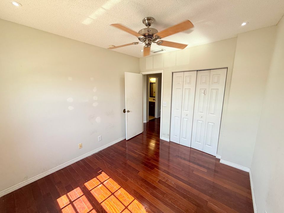 合同活跃: $515,000 (3 贝兹, 2 浴室, 1639 平方英尺)