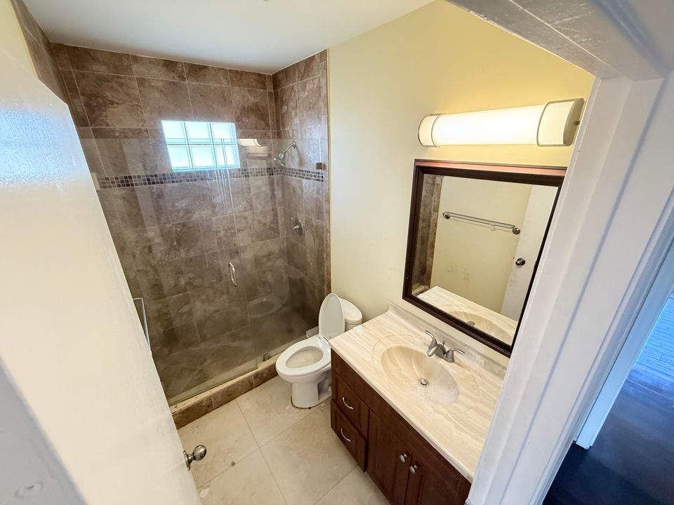 合同活跃: $515,000 (3 贝兹, 2 浴室, 1639 平方英尺)