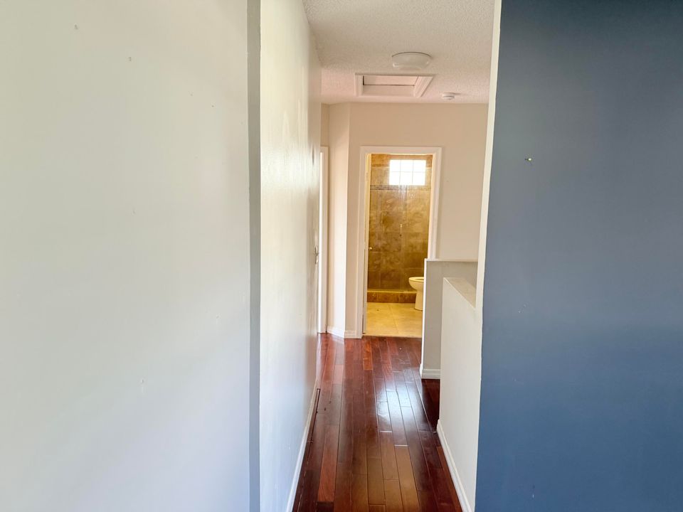 合同活跃: $515,000 (3 贝兹, 2 浴室, 1639 平方英尺)