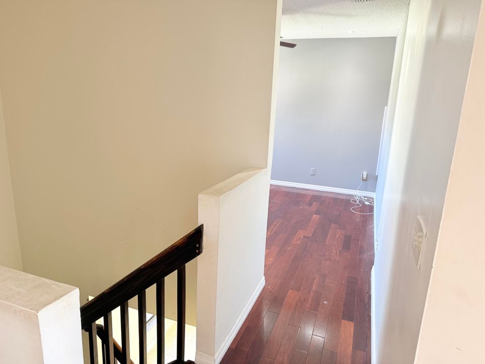 合同活跃: $515,000 (3 贝兹, 2 浴室, 1639 平方英尺)